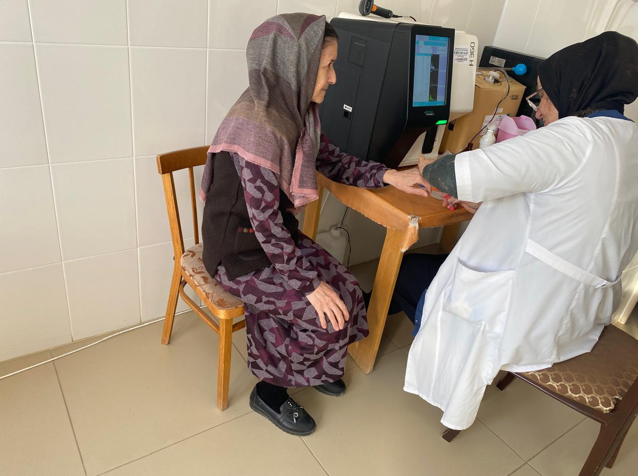 Мобильная бригада  в Дербентском районе продолжает реализацию регионального проекта "Старшее поколение".